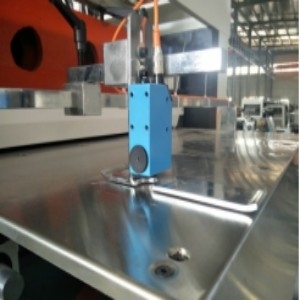 Mua Máy cắt bế tự động cho ăn cạnh chì Máy cắt bế giấy tự động 1320 online manufacture